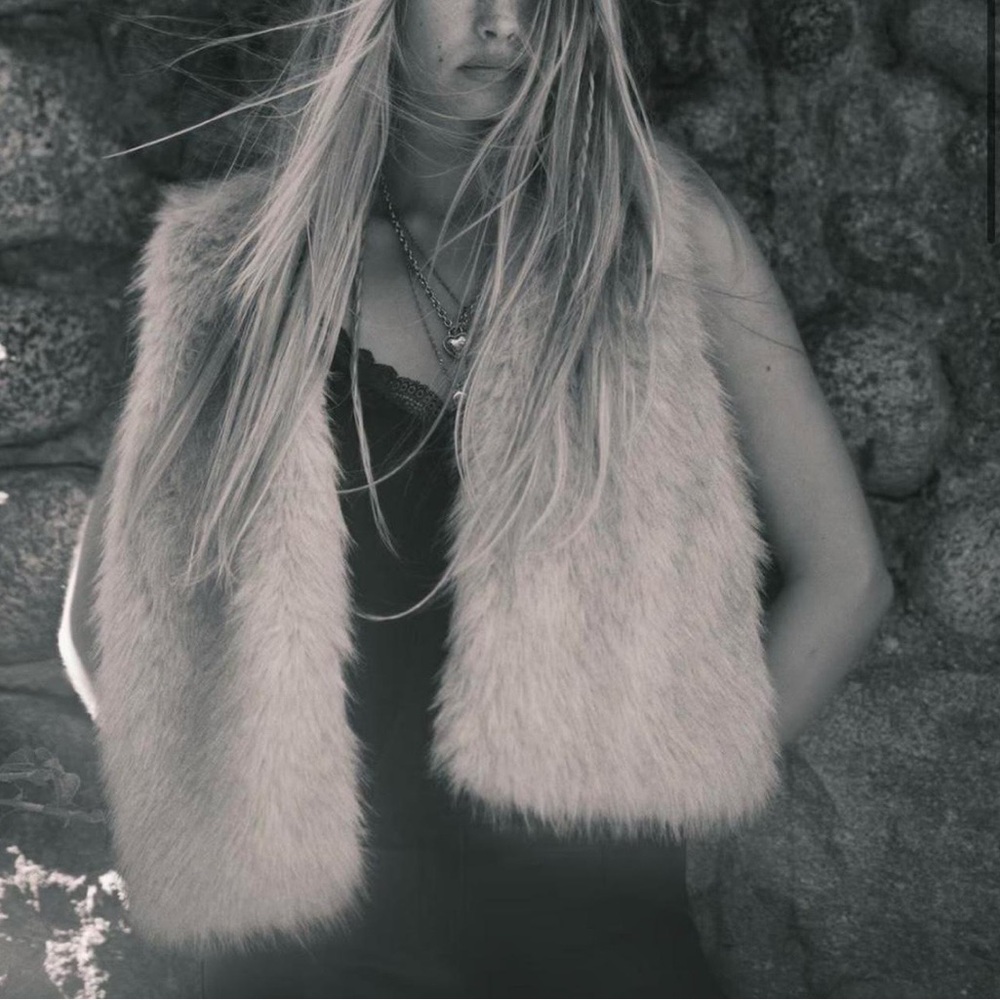 Chic Faux Fur Vest